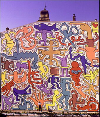 Foto de una obra de Keith Haring.