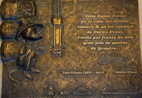 Placa en honor al Ratoncito Pérez, el 'ladrón' de dientes de leche.